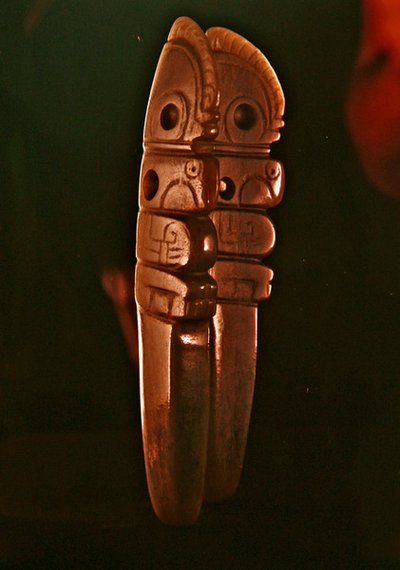 リネアビエハ地区のグアシモからの鳥のケルト（半透明の海緑のヒスイ） 作： Pre Columbian Pre Columbian